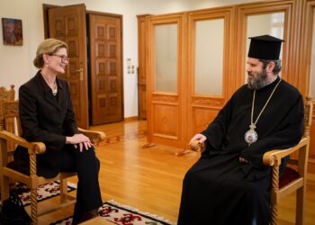 E ngarkuara me Punë e SHBA takohet me Kryepeshkopin Joan Pelushi: U fol mbi rëndësinë e vazhdimit të harmonisë ndërfetare në Shqipëri