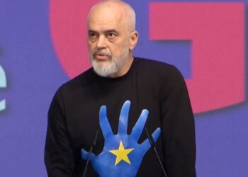 “Parlamenti ishte si odë otomane”, Rama batuta në takimin me gratë socialiste: Në se ju do të largoheshit një muaj nga Shqipëria, vendi do të mbushej me…