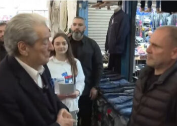“Bashkisë do ja vendosim kufirin te thana”, Berisha në tregun industrial të Tiranës: Do falim të gjitha gjobat për bizneset e vogla!