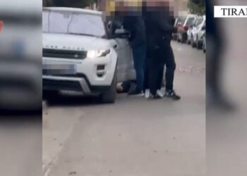 U kap me armë, arrestohet 23-vjeçari në Tiranë!  E kishte fshehur brenda një kutie në formë zemre
