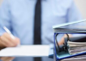 Nga blerjet e përqendruara e rrugët te bashkitë, institucionet më të ankimuara për tenderat