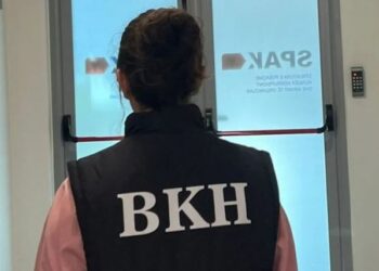 Agjentët e BKH-së “zbarkojnë” në Elbasan, sekuestrohen dosje e kompjuterë me urdhër të SPAK në një biznes të njohur