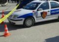 Aksident në Shkozet, përplasen 4 makina, shoferët grushtohen me njëri-tjetrin