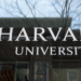 Universiteti i Harvardit padit administratën Trump për ngrirjen e fondeve