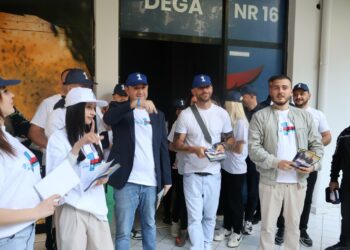 “Në takimin madhështor me Kryeministrin e ardhshëm”, Balliu merr Stresin për të shpërndarë ftesat