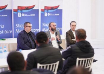 Gazment Bardhi me naftëtarët: Garantoj rishikimin e statusit, nuk pranojmë të abuzohet mbi djersën tuaj