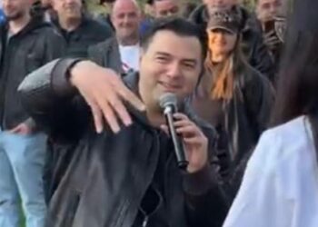 “Çfarë muzike dëgjon?”/ Basha batuta me të rinjtë: Kur jam në timon Unikatilin, ku të mbetën shokët