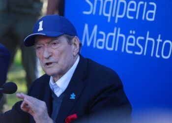 Berisha takim me gratë dhe akuzon ministret: Sillen si badigardet e Gadafit, asnjë program për mbështetjen tuaj