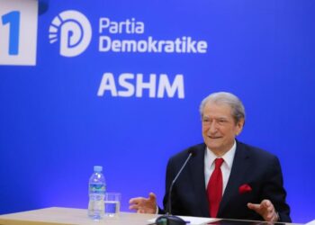 “Rama është shkaku i largimit të qytetarëve”, Berisha për fushatën e PS: Qytetarët e kanë braktisur