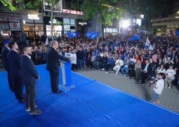 “Do rimbursohen ilaçet si në Itali”, Berisha me banorët e Astirit: Kjo zonë është lënë në harresë nga qeveria