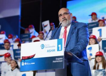 Trumpetohet si ai që do të afrojë PD me fitoren, LaCivita “nderon” demokratët me një fjalim vetëm një minutësh