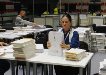 Diaspora dhe zgjedhjet e 11 Majit, mbi 66,880 zarfe me vota mbërrijnë në KQZ