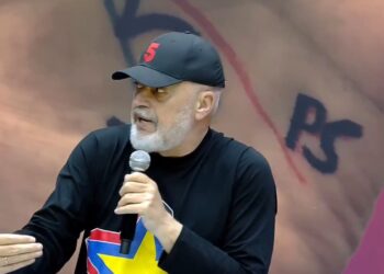 “Pse bëj mbledhje me gra dhe vajza?”, Rama me batuta nga Durrësi: Ka filluar të bëhet problem nga burrat çyrykë!