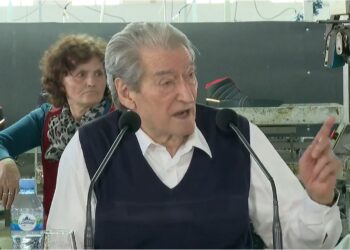 “Ministret vinin në parlament si princesha, me çanta e aksesorë që…”/ Berisha: E gjithë kjo do të marrë fund në datën 11 maj