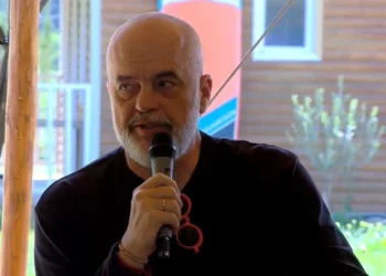 “Ti më more nga Luli”, Rama me biznesmenin në Përmet: Ti s’na shihje dot me sy… O Lul ku je? Se di ku është dreqi