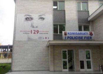 44-vjeçari dhunon me sende të forta djalin e xhaxhait në Fier, shoqërohet në polici bashkë me të birin