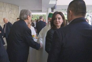 Pashka nuk bashkon politikën! Spiropali i kthen kurrizin, Berisha: Vitin tjetër pa Anti-Krishtin