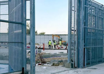 Media italiane: Misteri i “zhdukjes” së 16 emigrantëve në kampin e Gjadrit