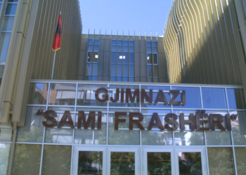 Vendimi i ri i qeverisë për oficerët e sigurisë në shkolla e gjimnaze: 1 punonjës për 700 nxënës!