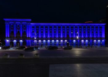 Kuvendi i Shqipërisë ndriçohet nga drita blu, Spiropali: I bashkohemi fushatës ndërgjegjësuese për Autizmin