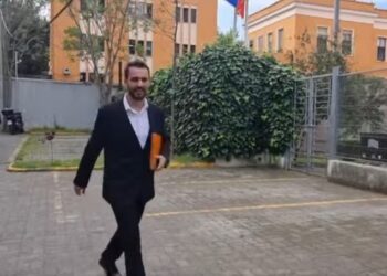 Lapaj në GJKKO për gjyqin ndaj Agron Shehajt, kreu i “Shqipëria Bëhet” e paditi për shpifje