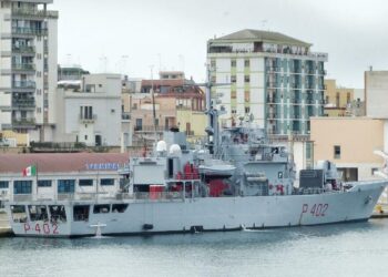 Me 40 emigrantë në bord, anija “Libra” niset nga Brindisi për në kampin e Gjadrit