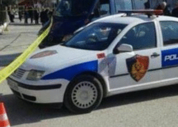 Pas sherrit për motive të dobëta i dogjën makinën, shpallen në kërkim 3 autorët