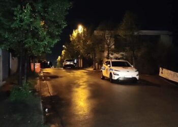 Atentati në Tiranë/  17 vjeçari niset për trajtim jashtë vendit, vëllai i tij 11 vjeç në gjendje kritike