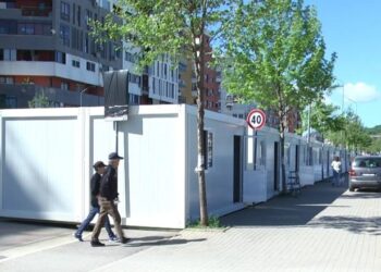 23 qendra votimi në Yzberisht në kontejnerë! Vendosen mbi korsinë e biçikletave e të makinave