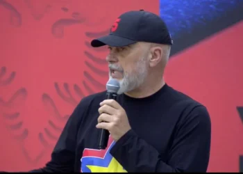 Zgjedhjet e 11 majit/ Rama ironi me opozitën: Ne ju çojmë në BE, këta thonë ‘do ta bëjmë Peqinin madhështor’