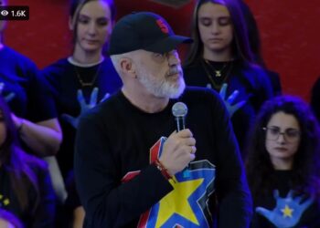 LIVE/ Rama takim me gratë dhe vajzat e Korçës për zgjedhjet e 11 majit: Ata në kënetë për mua janë politikisht çyryk
