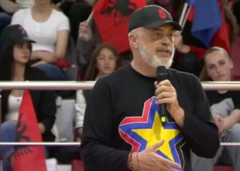 “Unë nuk e dija se ekzistonte ndonjëherë Altin Dumani”, Rama: Dikur ai ishte i çarmatosur, sot po vendos drejtësi me “shpatën” që i dhamë ne!