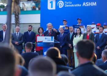 Berisha jep premtimin për studentët: S’ka tarifa, do hiqen fare