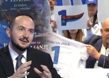 Vrenozi e përmendi në takimin në Korçë, Salianji e falenderon: Zëri yt ka më shumë jehonë se zërat e pushtetit bashkë