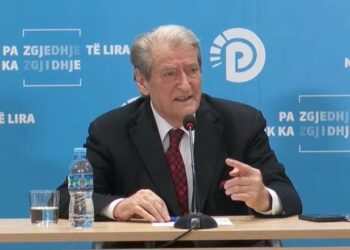 Berisha i mat themelet e shtëpisë Ramës: Janë 57 metra, kjo është në kundërshtim me ligjet