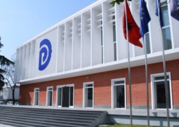 PD pranon kontratën e lobimit me ‘Continental’: Paratë do i paguajnë nga fondacioni “Make Albania Great Again”