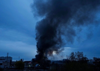 Ukraina lëshon alarme për sulme ajrore nga Rusia, thirrje banorëve: Shkoni në strehimore