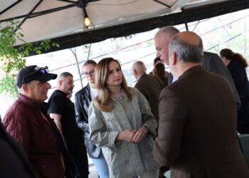 Tabaku takim me familjet tiranase: Më 11 maj votoni për një familje më të fortë dhe një ekonomi më të mirë!