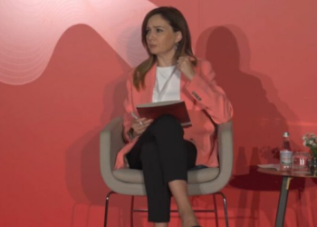 “Nuk ke nevojë të jesh burrë për të qenë e fortë”/ Tabaku në Samitin Global të Grave: Besoj në forcën individuale të gruas