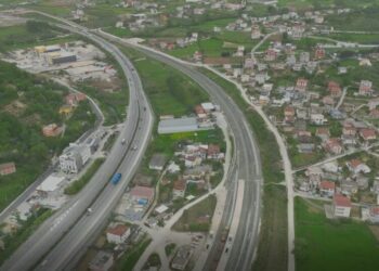 Rikthehet treni pas më shumë se një dekade mungesë, kryhen 90% e punimeve në hekurudhën Tiranë-Rinas-Durrës
