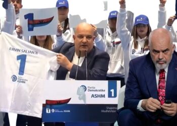 “Iu thashë që Vrenozi është 1”, Rama: Ndezi sallën, Berisha nuk e arrin dot, i takon froni i Kënetës