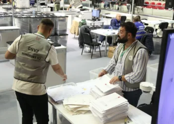 Numërohen 1121 nga 1282 kuti/ Ndryshojnë balancat në Tiranë, PD i rimerr mandatin Shehajt
