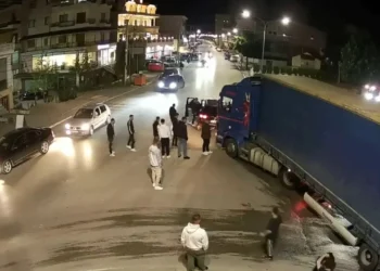 Dhunuan shoferin e kamionit, arrestohet vëllai i deputetit të Berishës, Policia jep detaje