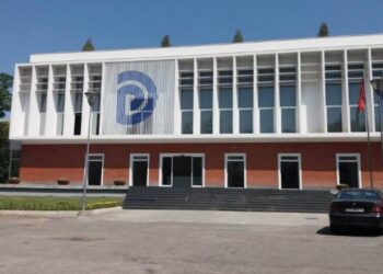PD nuk njeh rezultatin as për Qarkun Fier, ankimim në KAS: Funksionarë të shtetit blenë vota!