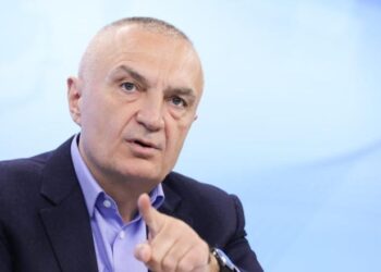 Meta voton nga burgu: Gazetarët nuk u lejuan brenda qendrës