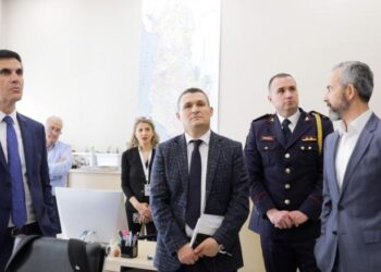 Dumani, Çela dhe Proda takohen me Celibashin, vizitojnë Qendrën Operacionale të Kundër Krimeve Zgjedhore në KQZ