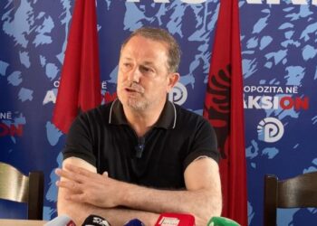 Publikoi emra të zyrtarëve të PS dhe tha se po blejnë vota, nis hetimi për shpifje për Gjin Gjonin