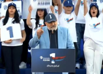 LaCivita “mëson” historinë e diktaturës, fjalim nga Shkodra: Ishit të parët që rrëzuat monumentin e Stalinit, koha të rrëzoni të Ramës