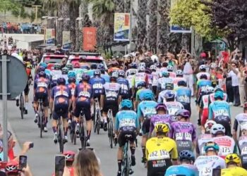 Fillon nga Durrësi edicioni i 108-të i ‘Giro d’Italia’, 184 çiklistë nisin pedalimin drejt Tiranës