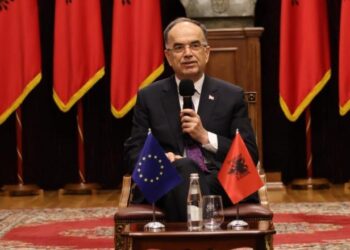 Presidenti Begaj mesazh për 11 majin: Votoni për të vendosur të ardhmen e Shqipërisë! Institucionet të garantojnë zgjedhje të lira!